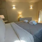 L\'Opera Rooms & Suite